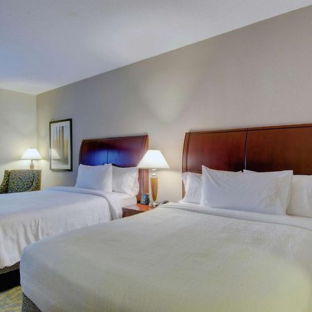 Hilton Garden Inn Norwalk Zewnętrze zdjęcie