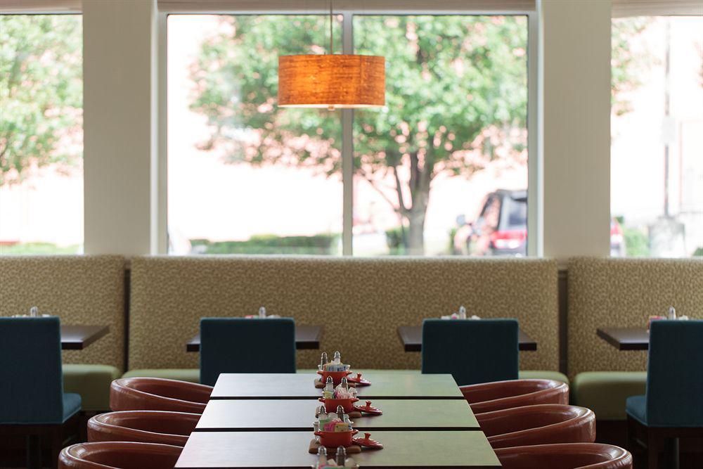 Hilton Garden Inn Norwalk Zewnętrze zdjęcie