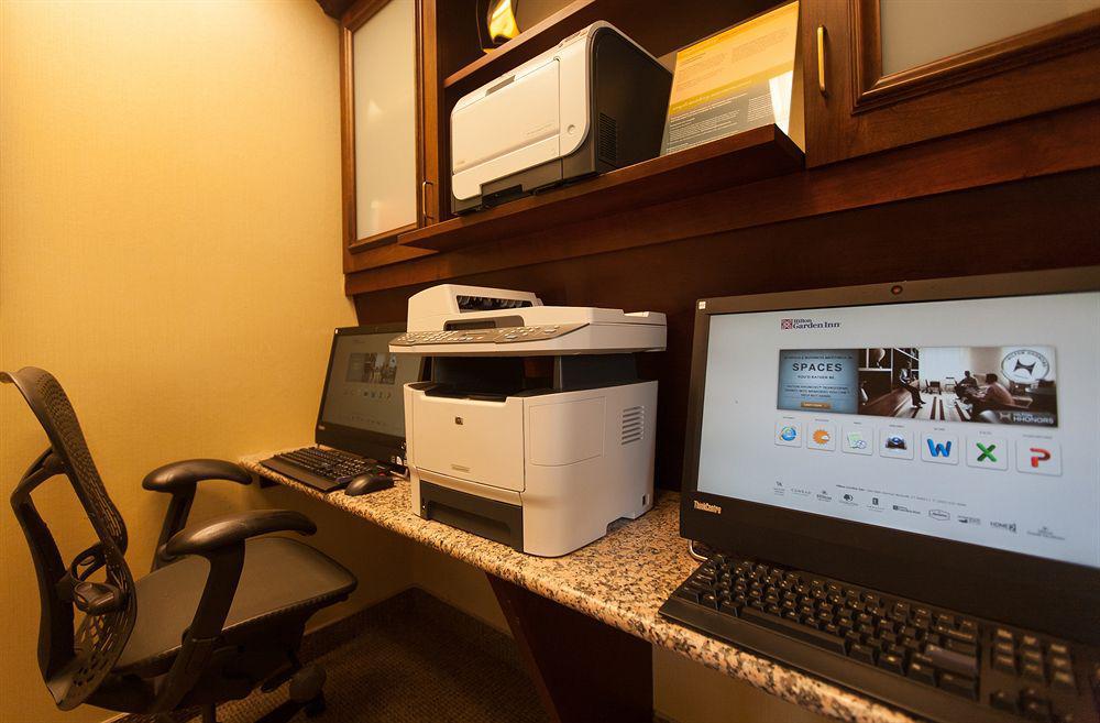 Hilton Garden Inn Norwalk Zewnętrze zdjęcie
