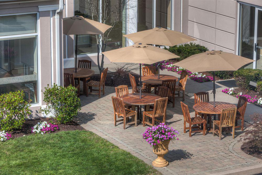 Hilton Garden Inn Norwalk Zewnętrze zdjęcie