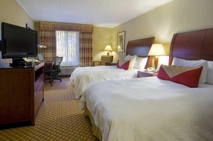 Hilton Garden Inn Norwalk Zewnętrze zdjęcie