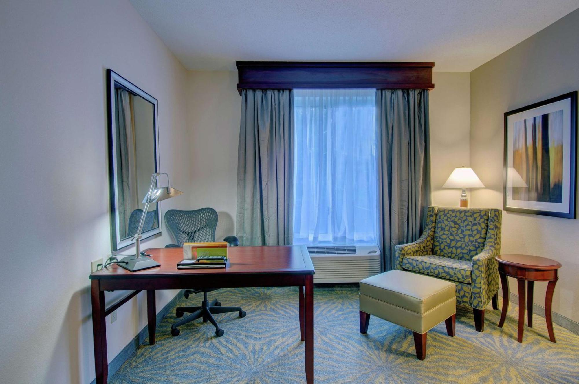 Hilton Garden Inn Norwalk Zewnętrze zdjęcie