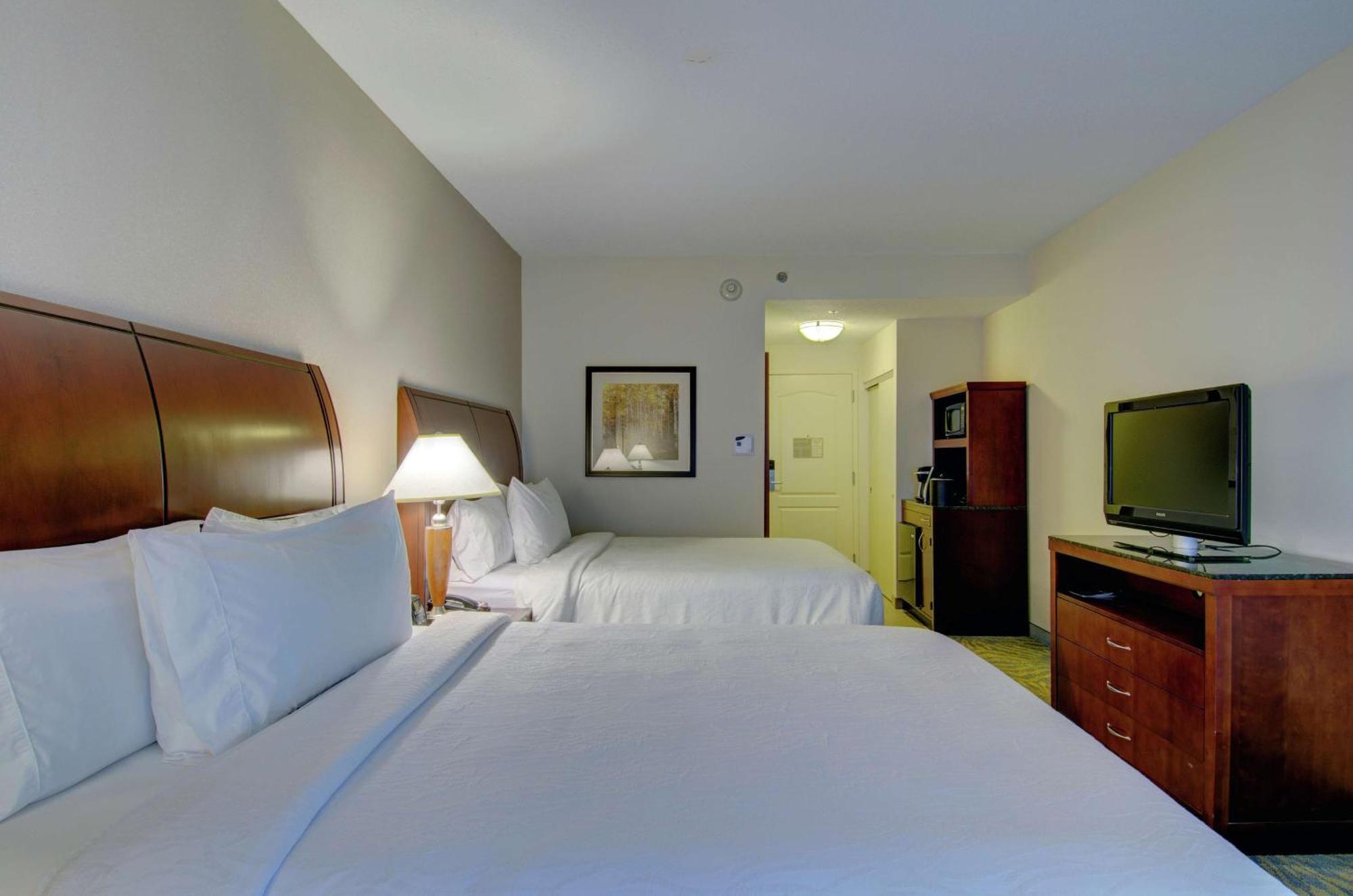 Hilton Garden Inn Norwalk Zewnętrze zdjęcie