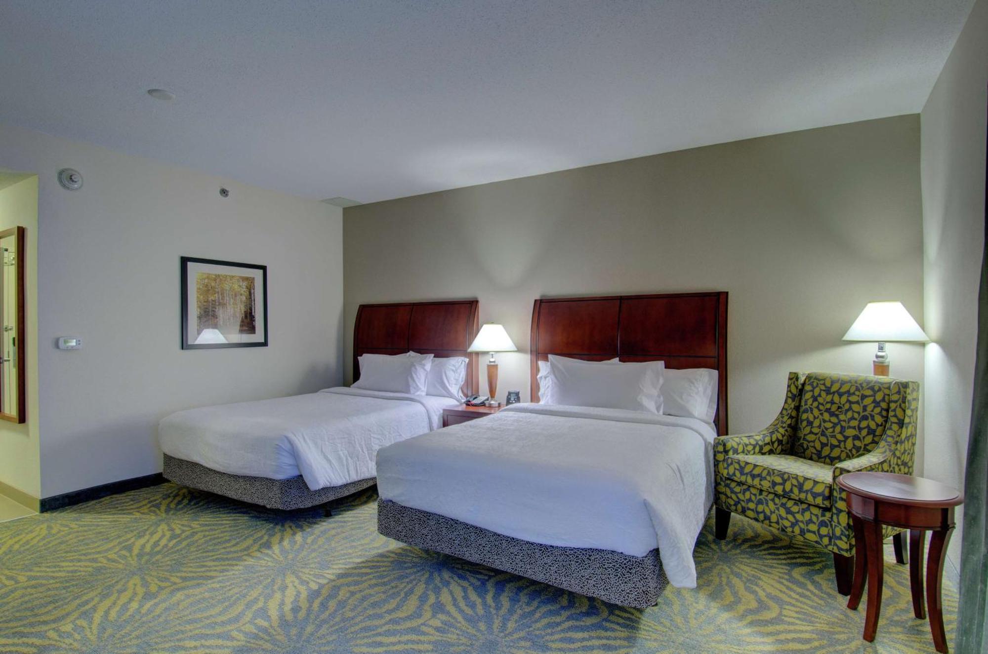 Hilton Garden Inn Norwalk Zewnętrze zdjęcie