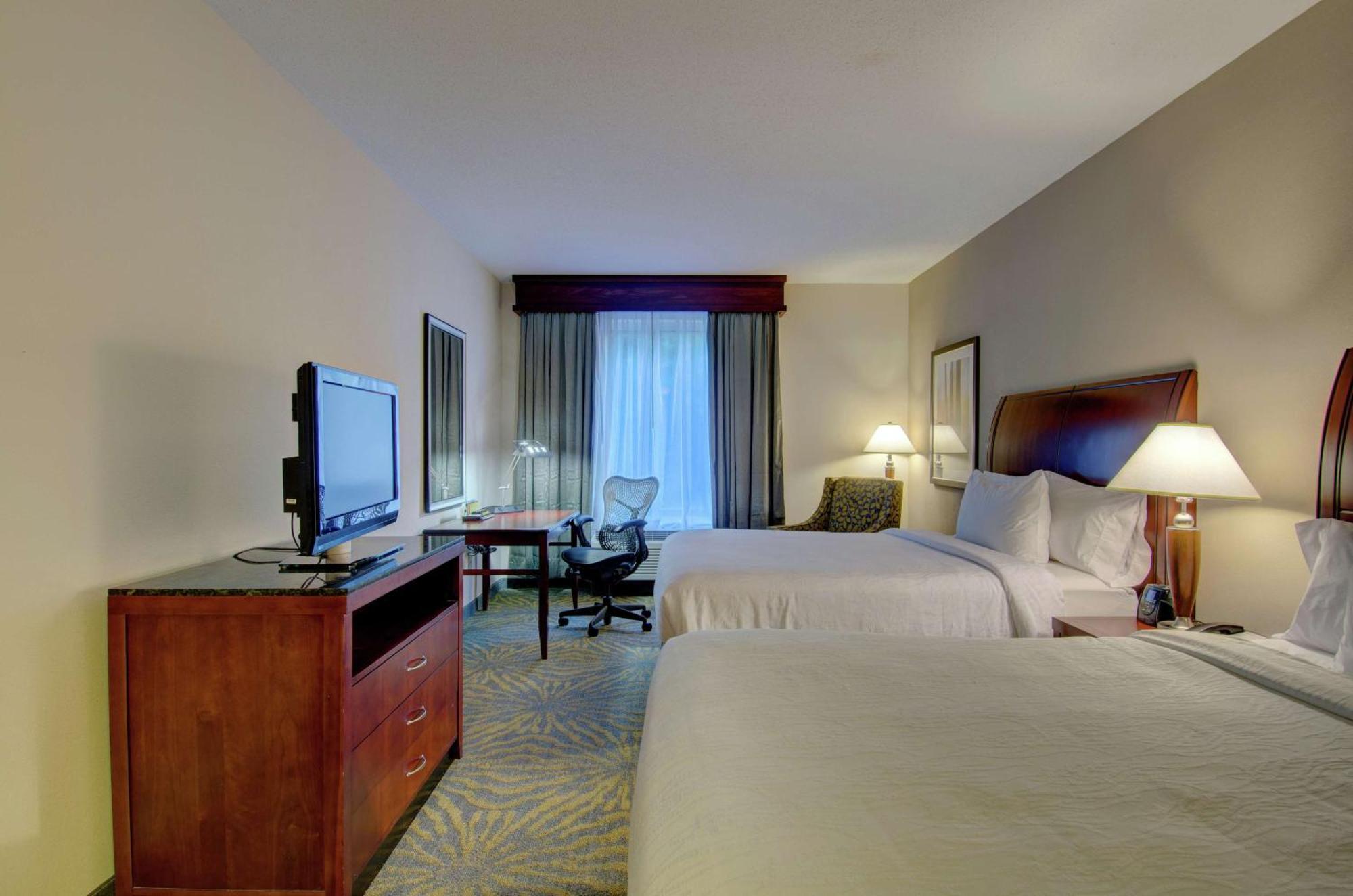 Hilton Garden Inn Norwalk Zewnętrze zdjęcie