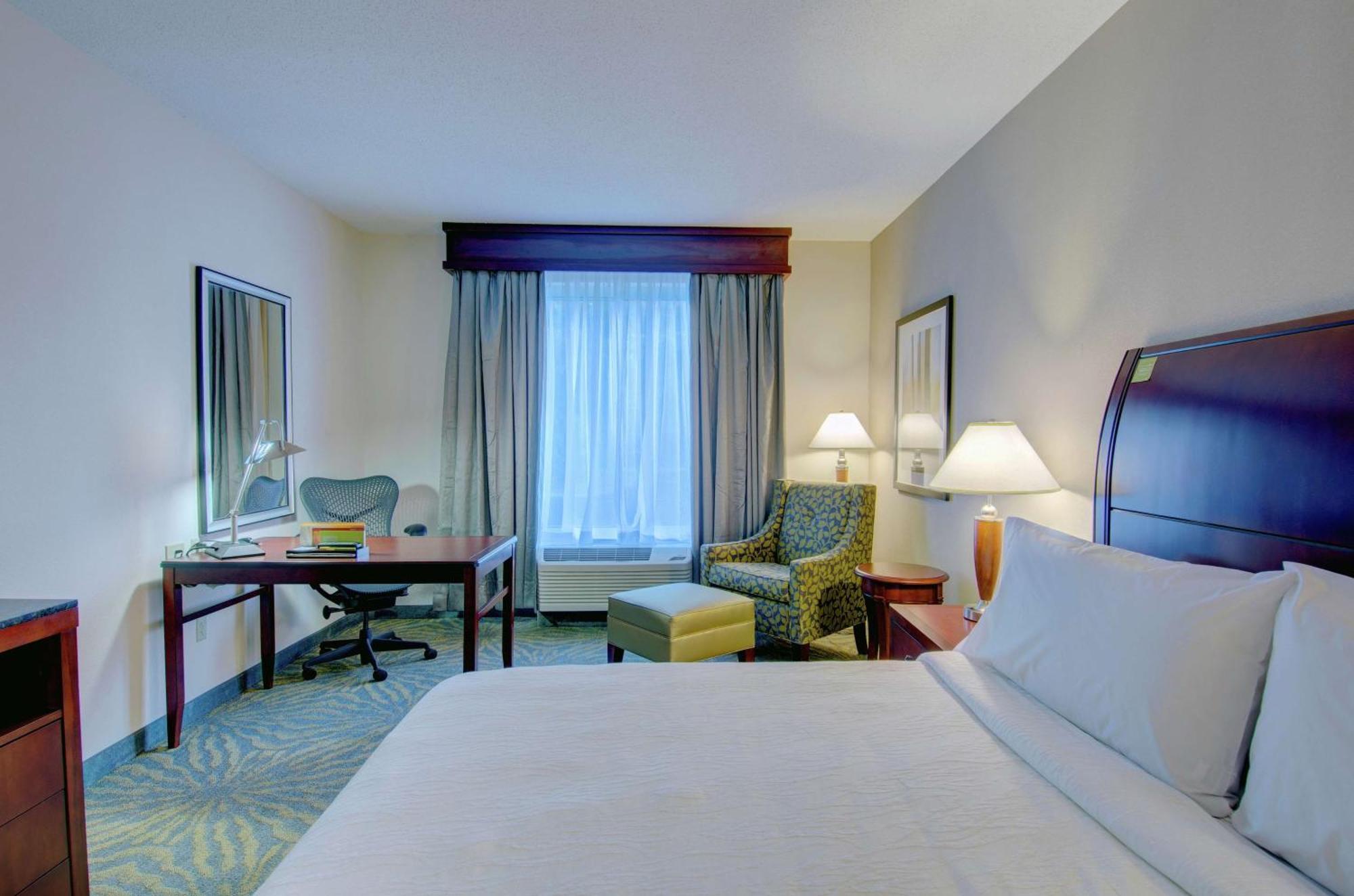 Hilton Garden Inn Norwalk Zewnętrze zdjęcie