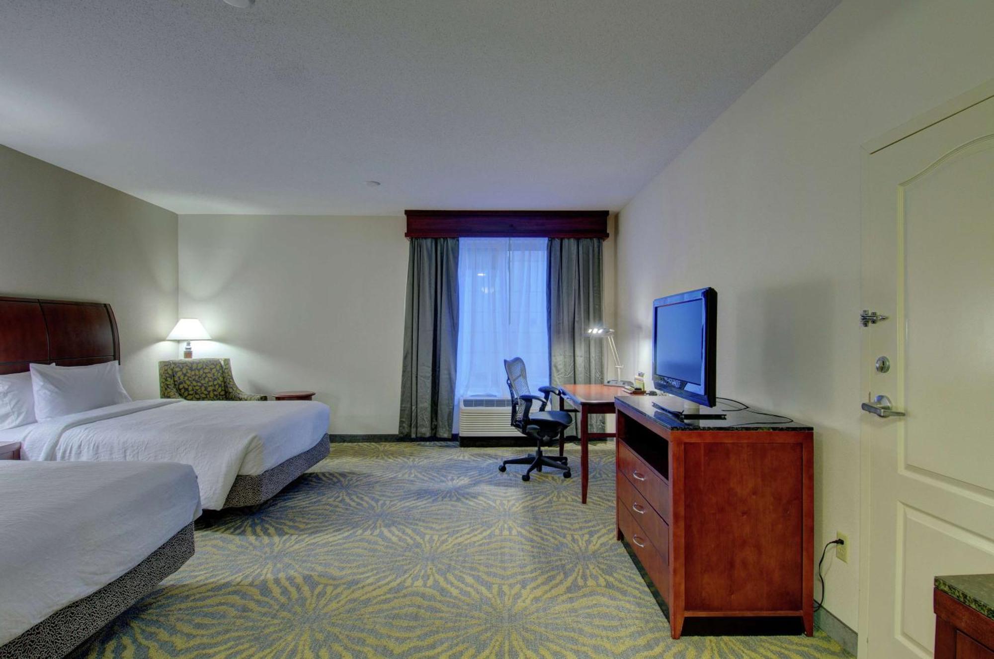 Hilton Garden Inn Norwalk Zewnętrze zdjęcie