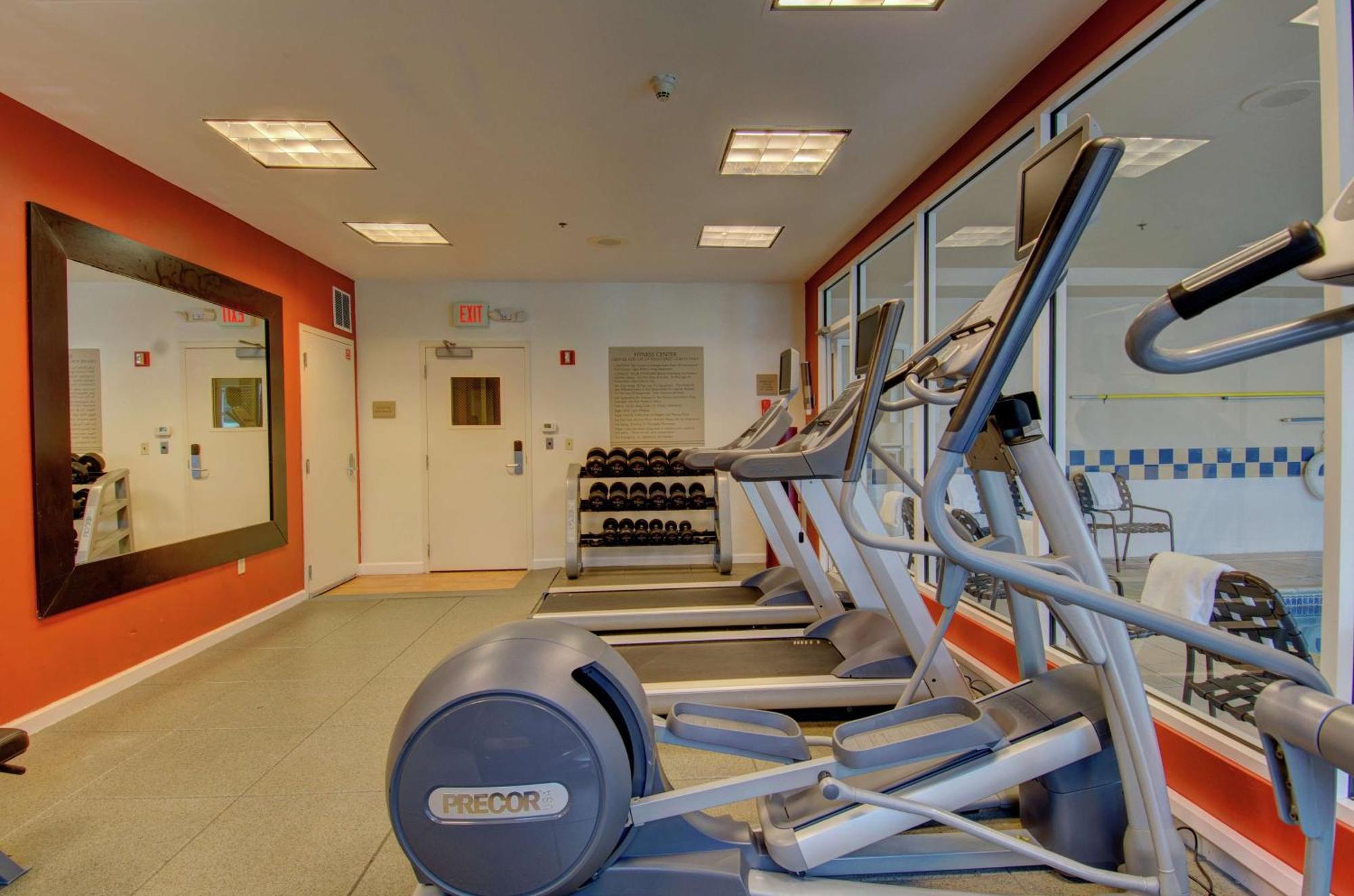Hilton Garden Inn Norwalk Zewnętrze zdjęcie