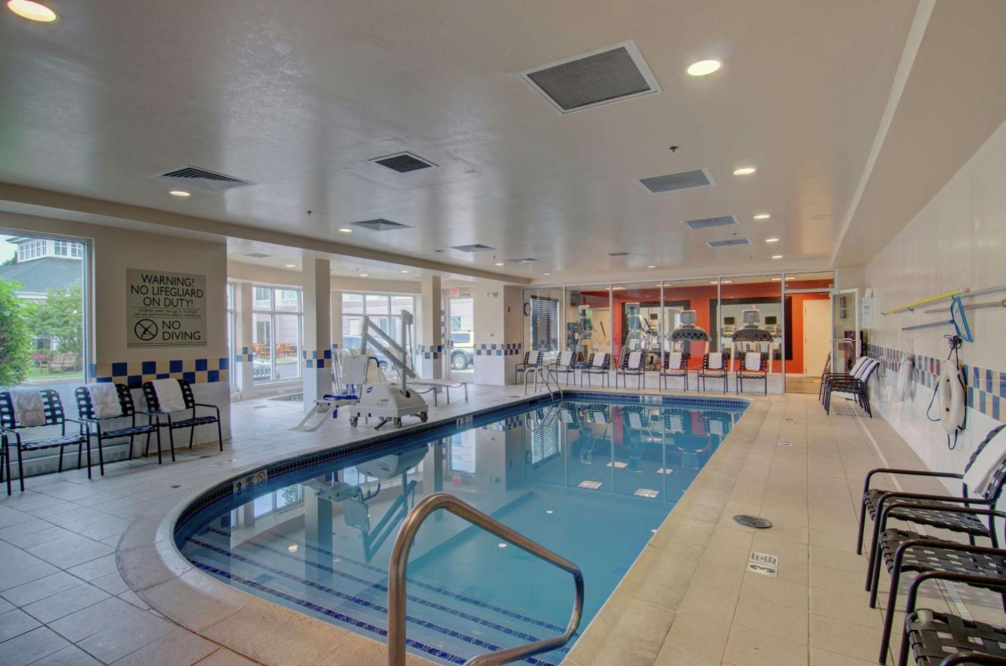 Hilton Garden Inn Norwalk Zewnętrze zdjęcie