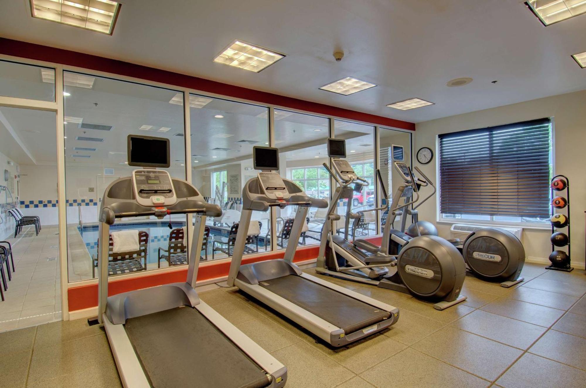 Hilton Garden Inn Norwalk Zewnętrze zdjęcie