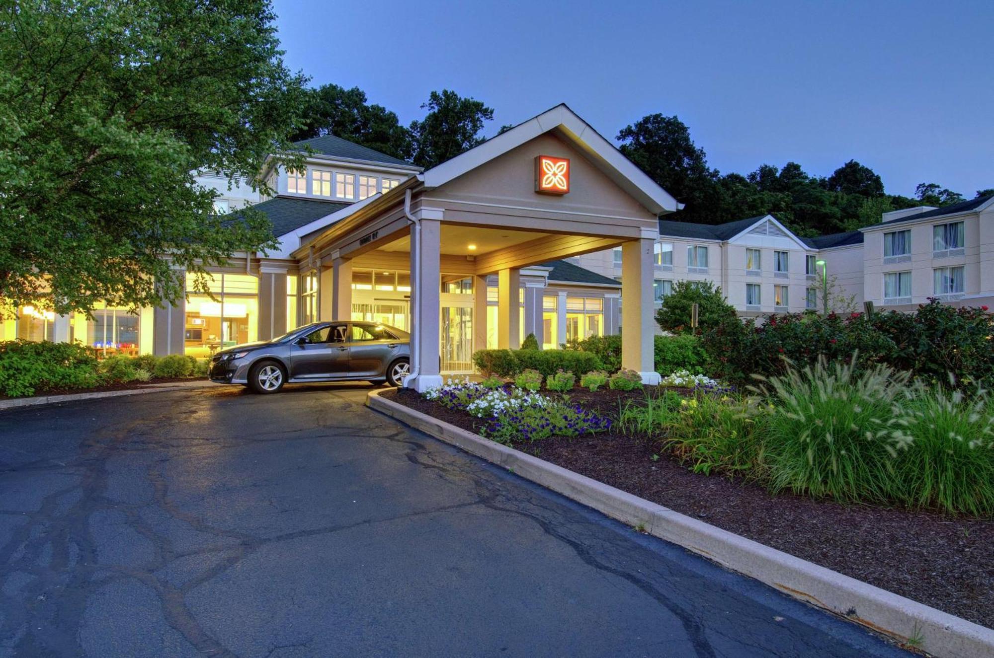 Hilton Garden Inn Norwalk Zewnętrze zdjęcie