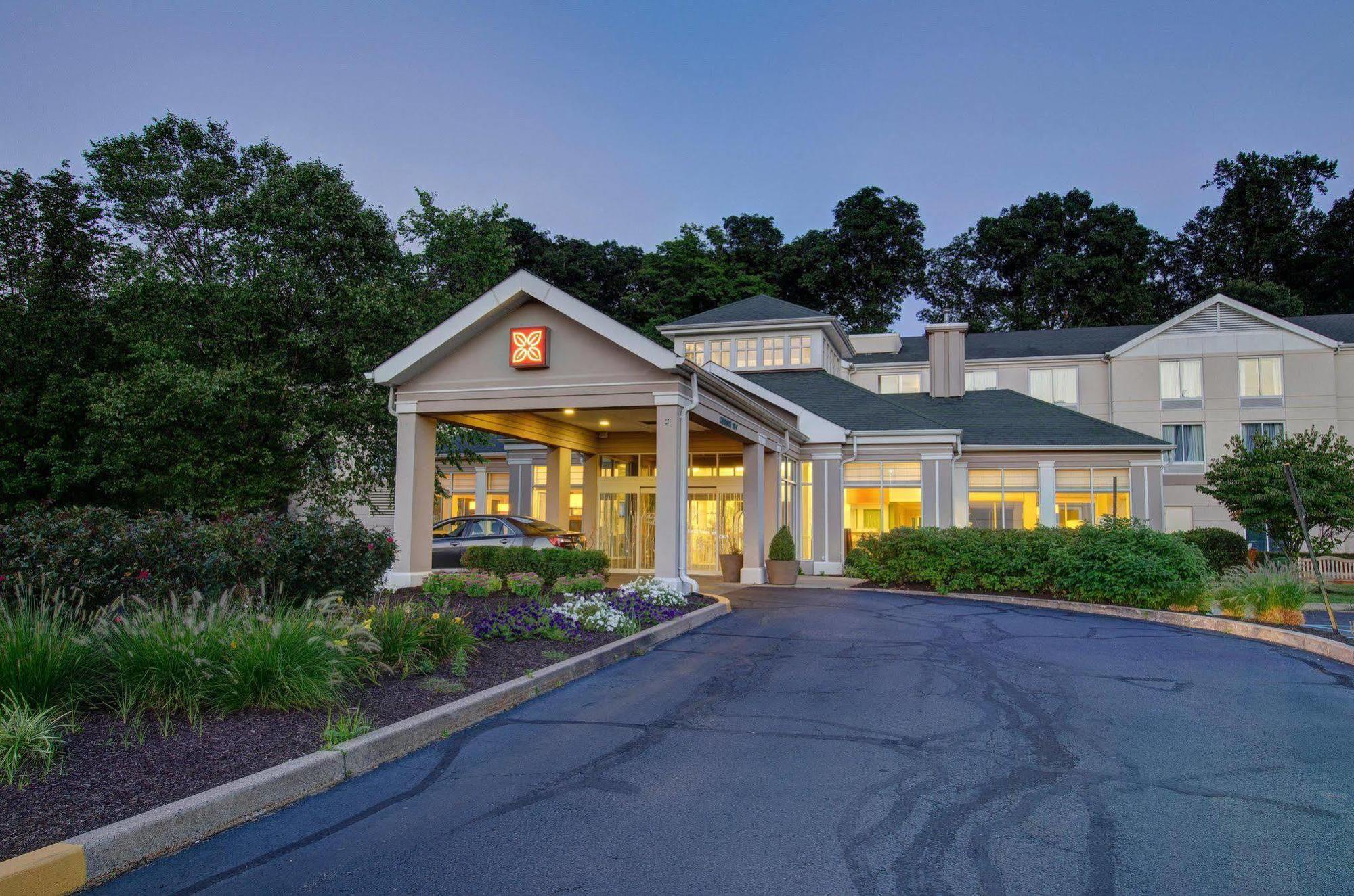 Hilton Garden Inn Norwalk Zewnętrze zdjęcie