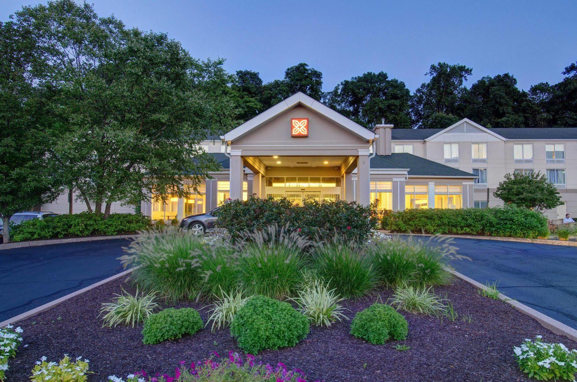 Hilton Garden Inn Norwalk Zewnętrze zdjęcie