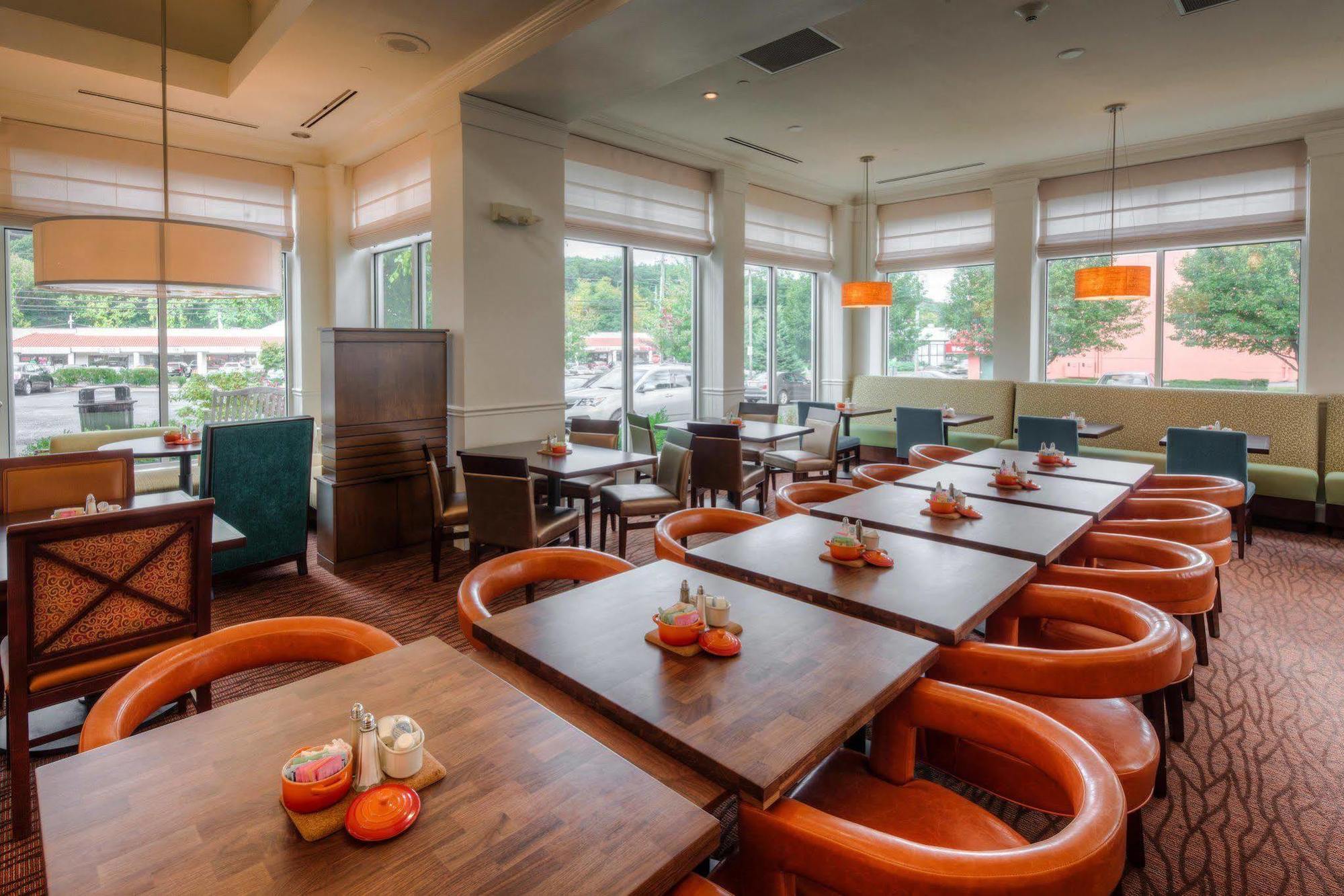 Hilton Garden Inn Norwalk Zewnętrze zdjęcie
